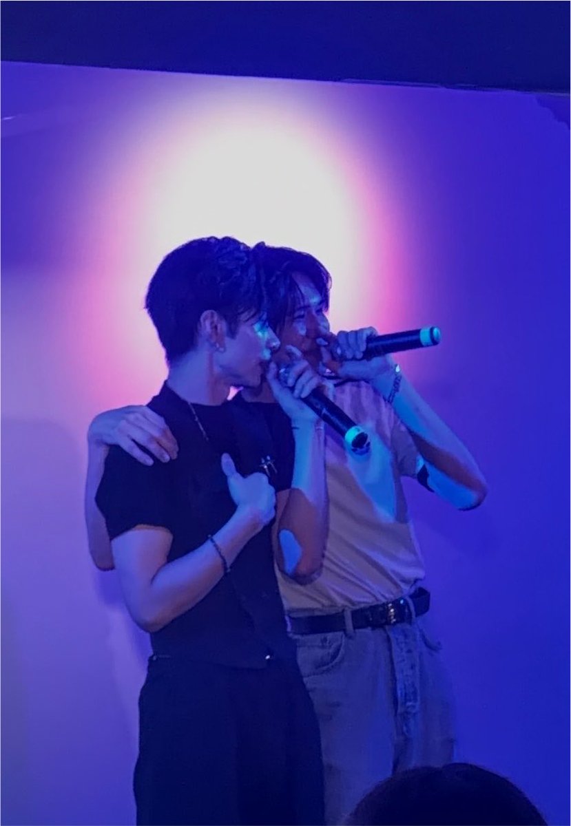hamin_credo_'s tweet photo. 7/31 EisukeとHAMIN出演ライブ
お越しくださった皆さん、ありがとうございました🌙

次回のEisuke &amp; HAMIN出演ライブは 8/18。会えるのを楽しみにしてます🌙

#HAMIN #ハミン https://t.co/Z947BZVDmp