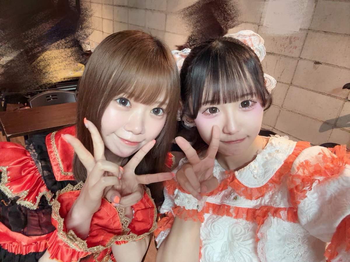 mere_ONTHEAIR's tweet photo. シャニパレさんとのツーマンらいぶで麦茶ひのちゃんとお写真撮っていただきました❕🧡 https://t.co/GFGD0yPve5