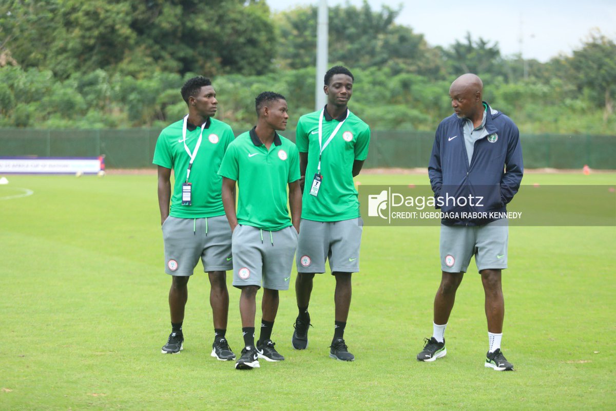 DagaShotz's tweet photo. Having a feel of the pitch. 

Let’s go boys! 🇳🇬⚽️ 

#FlyingEagles | #DagashotzinIvoryCoast | #DagashotzxWAFUBU20 https://t.co/zGJorb7vhx