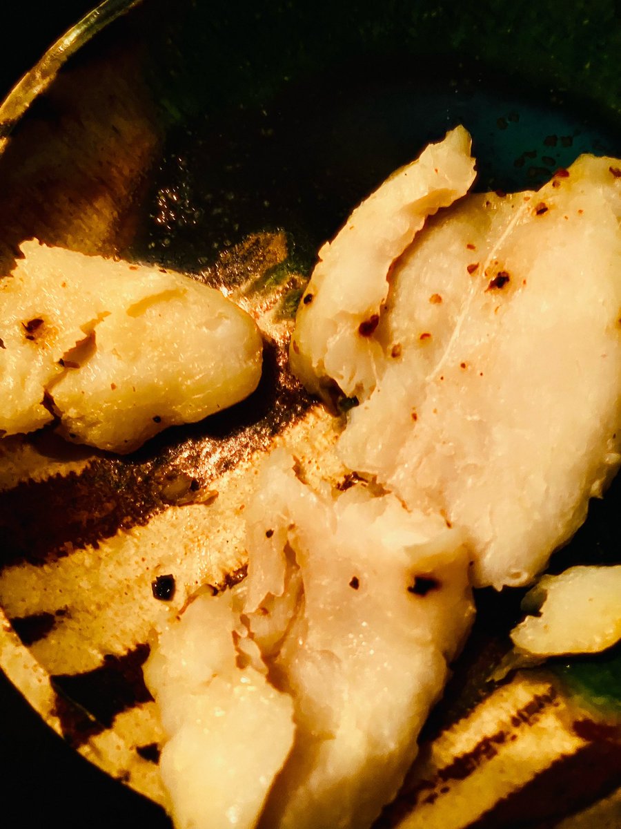 nakamuraayao's tweet photo. 夏休み入って最近の赤子料理…紫蘇載せつくね、肉巻きネギ、白身魚ソテー、ミートソースパスタ🍝等等…美味しく頂いてます…紫蘇とバジルは庭先で今年は採れる…薬味好きには堪らない…#artbook #光の中を進め鳥が羽ばたくように星が瞬くときもそして光射す地で何を見るか君は #kidscooking #つくね https://t.co/dFszhxFvHz