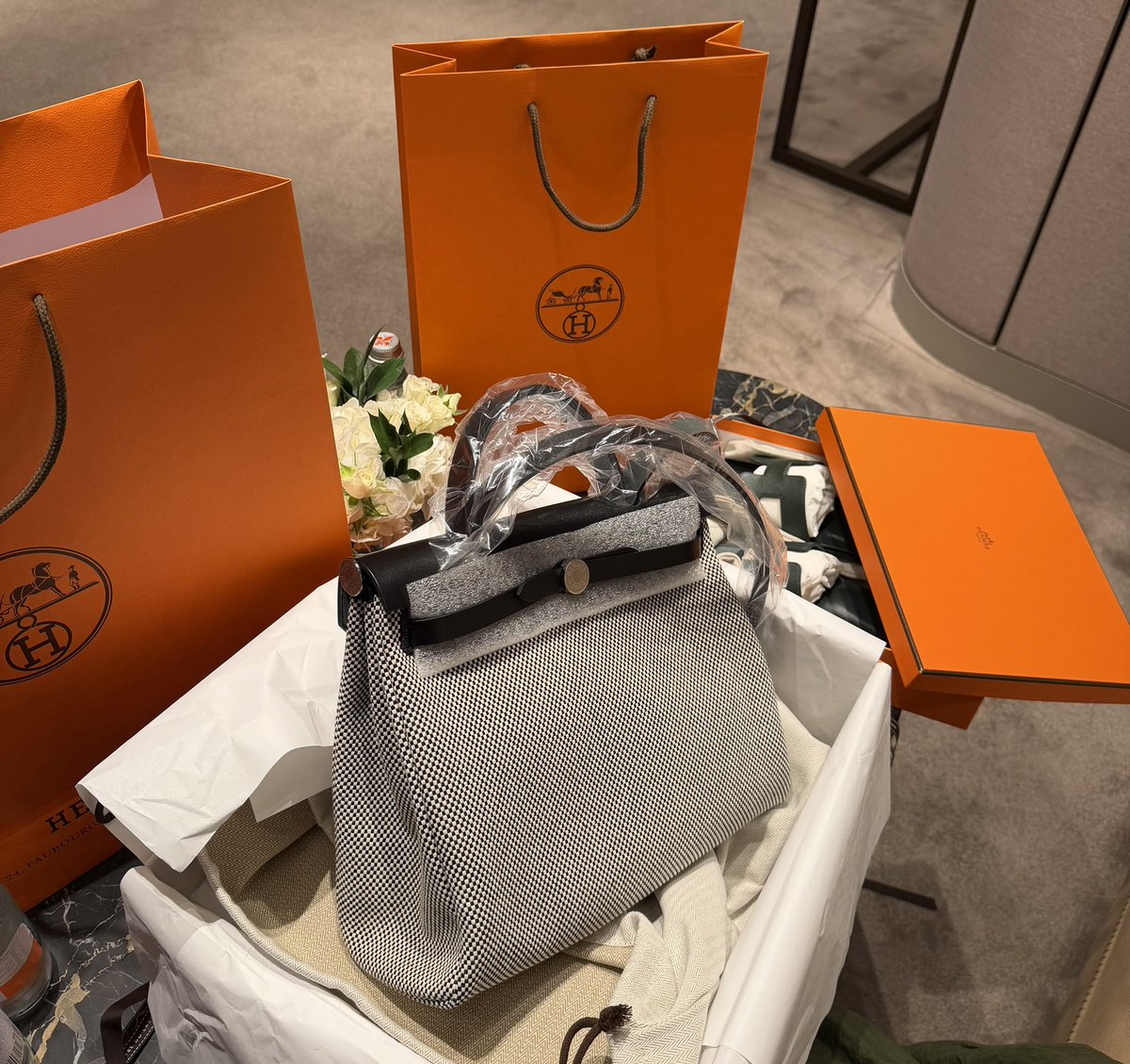 llsaaee's tweet photo. 🍊🧡 https://t.co/eWmNcUWrJ8
