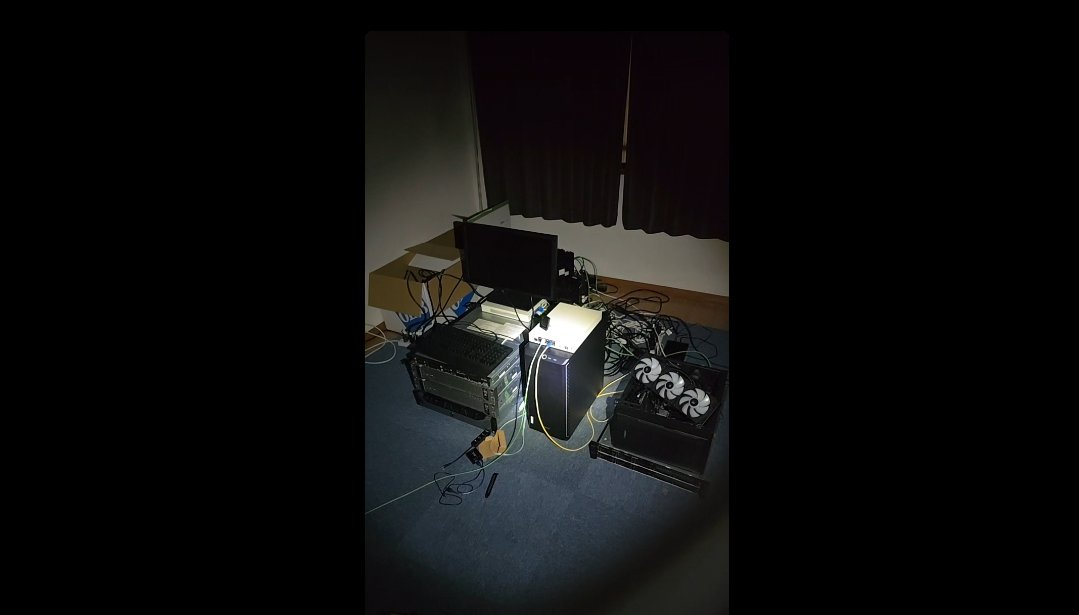 master82_0's tweet photo. 停電しました。
家の配電盤？が死にました https://t.co/205bM0bNHc