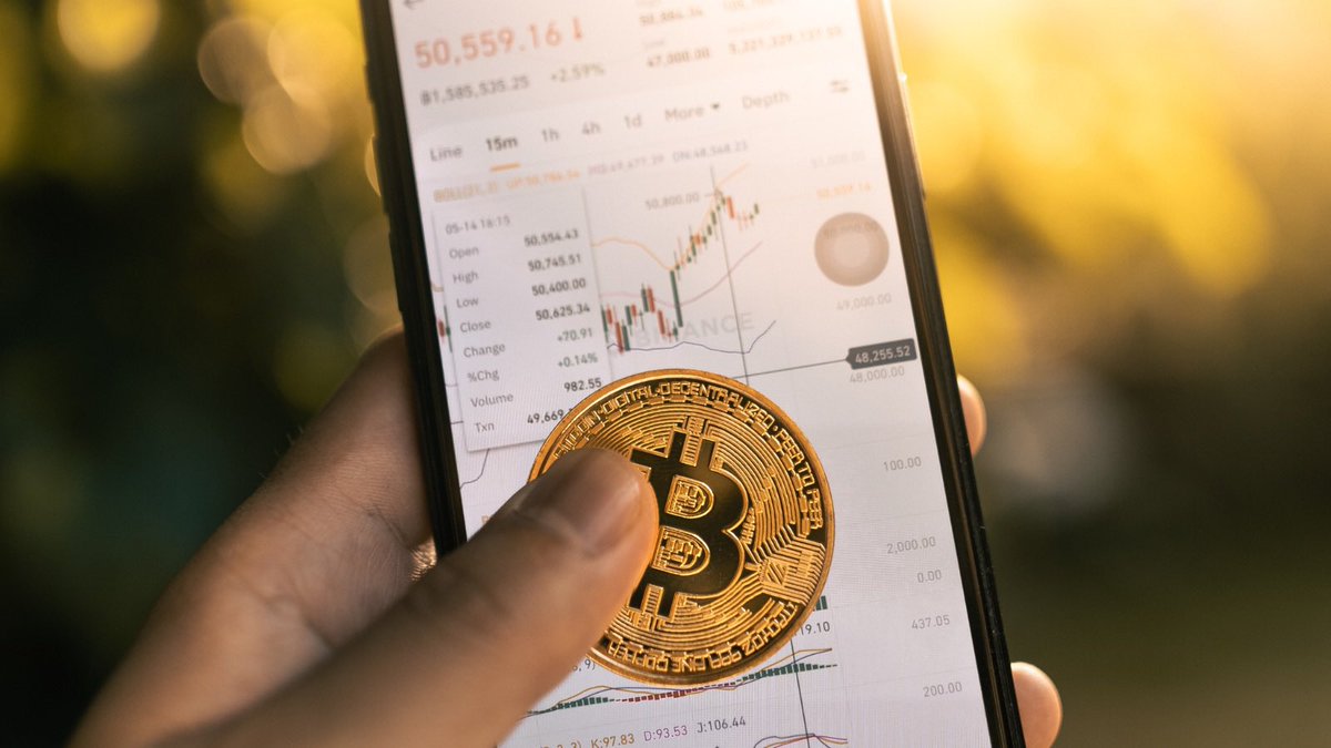 CryptoarticlesO's tweet photo. Exchanges have their place, but many long-term crypto users also learn how self-custody works. Owning a hardware wallet can be part of that education. https://t.co/bLfXwY94Xm
#Bitcoin #Crypto #Blockchain #SelfCustody #CryptoWallet #HardwareWallet #DigitalAssets #ColdStorage #Web3 #ColdWallet