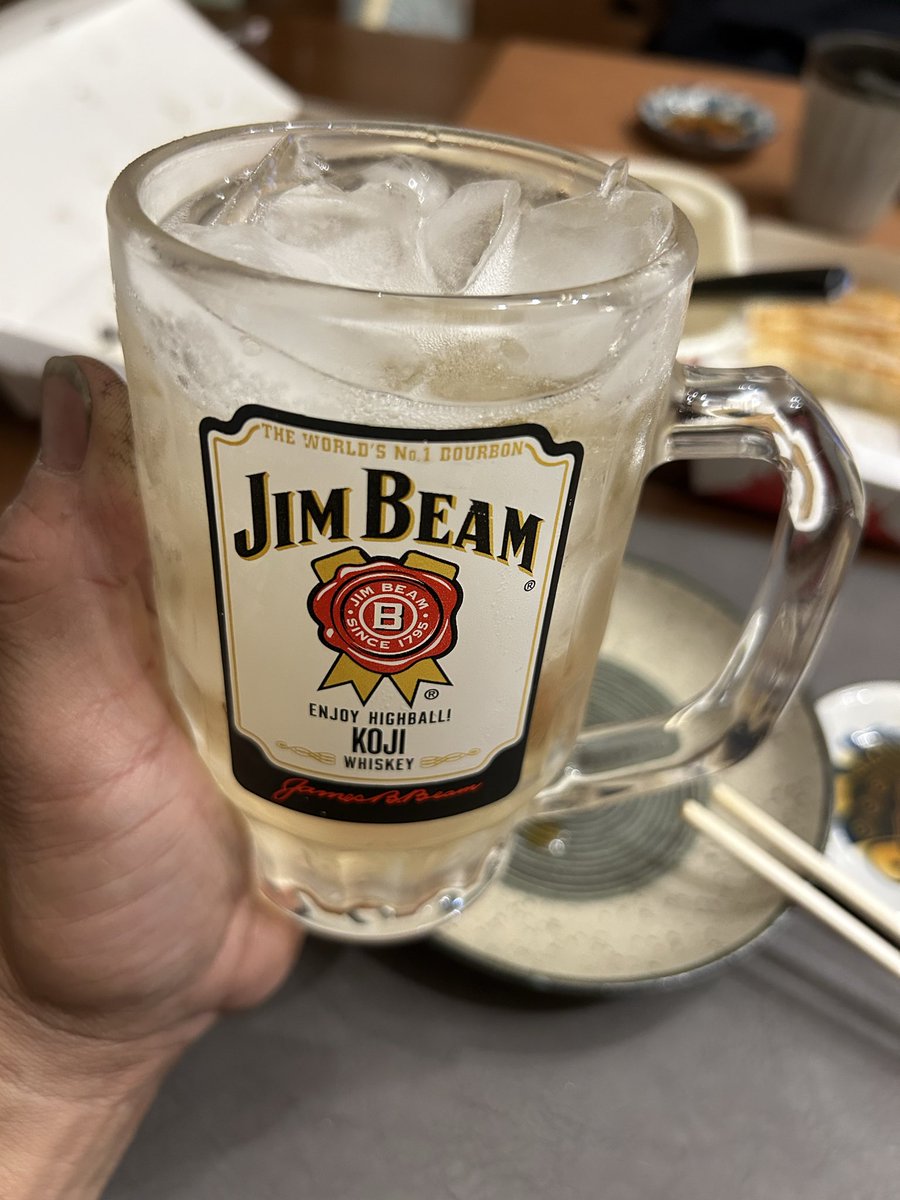 uettirs's tweet photo. 王将テイクアウトでハイボール！
普段車で飲めないから
餃子とハイボールは最高すぎる！！ https://t.co/ab2o3hzqkn