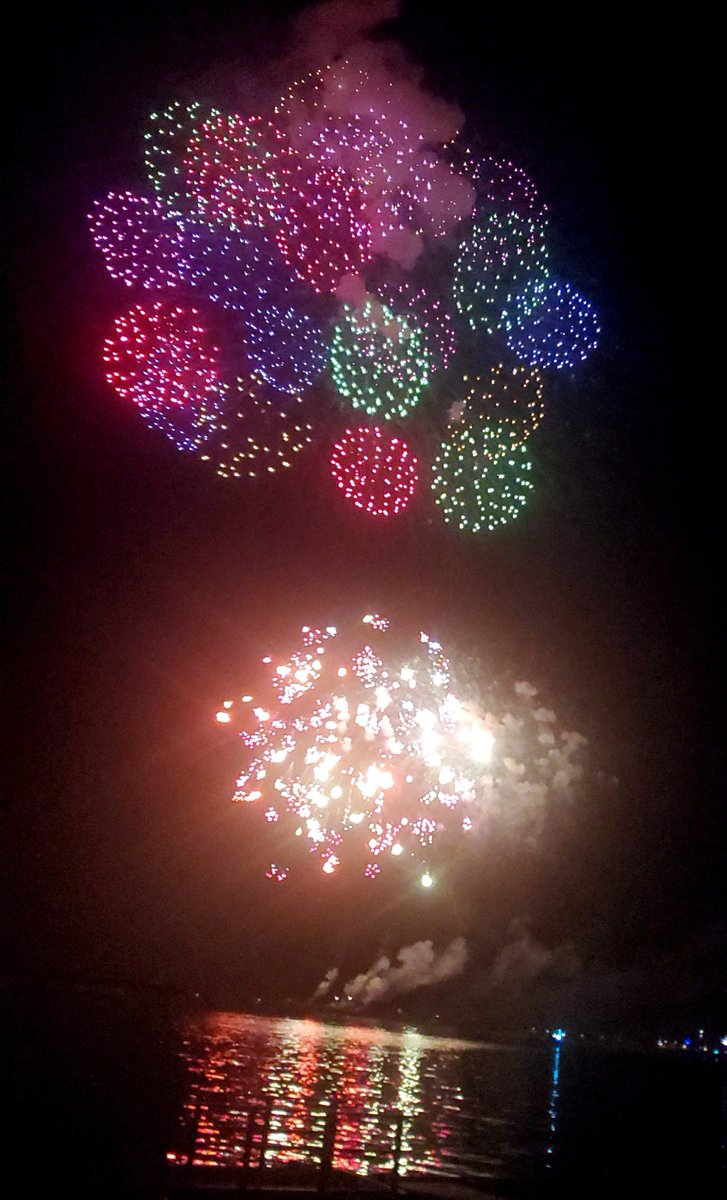 miichi_games's tweet photo. 地元の花火大会🎆🎇🎆 https://t.co/ktuNkb86rl
