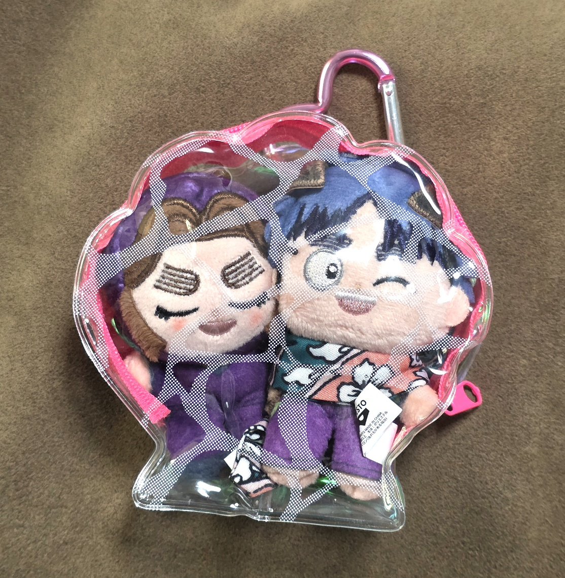 yambe234's tweet photo. これはなかなかよかろうかと思って試してみたけれども
ガチャ方面で現在展開中のシェルポーチには
斯様にほわの者を2人ほどミッチミチに詰めることができました　おてて挟まないように気をつけたい https://t.co/szWwD4iZFK