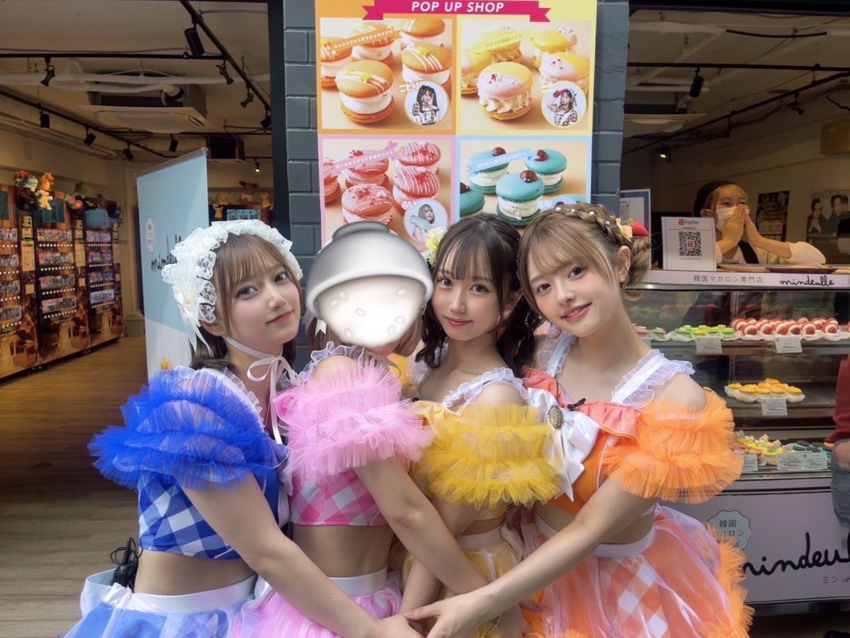Dolly_Void's tweet photo. ☘️ルコでか

最近出会った感じだけど、結構前に会ってたな

①2024/6/29　初対面
推し推せ×mindeulle🥯
マカロン32個購入

➁2025/3/23　二度目
推し推せ本店に初来店で再会

ことり「るな！この人マカロン３２個の人やで！」
るな「あ！覚えとる！」
#推し推せ #コンカフェ

これからは更によろしく https://t.co/aaaErw6PtW