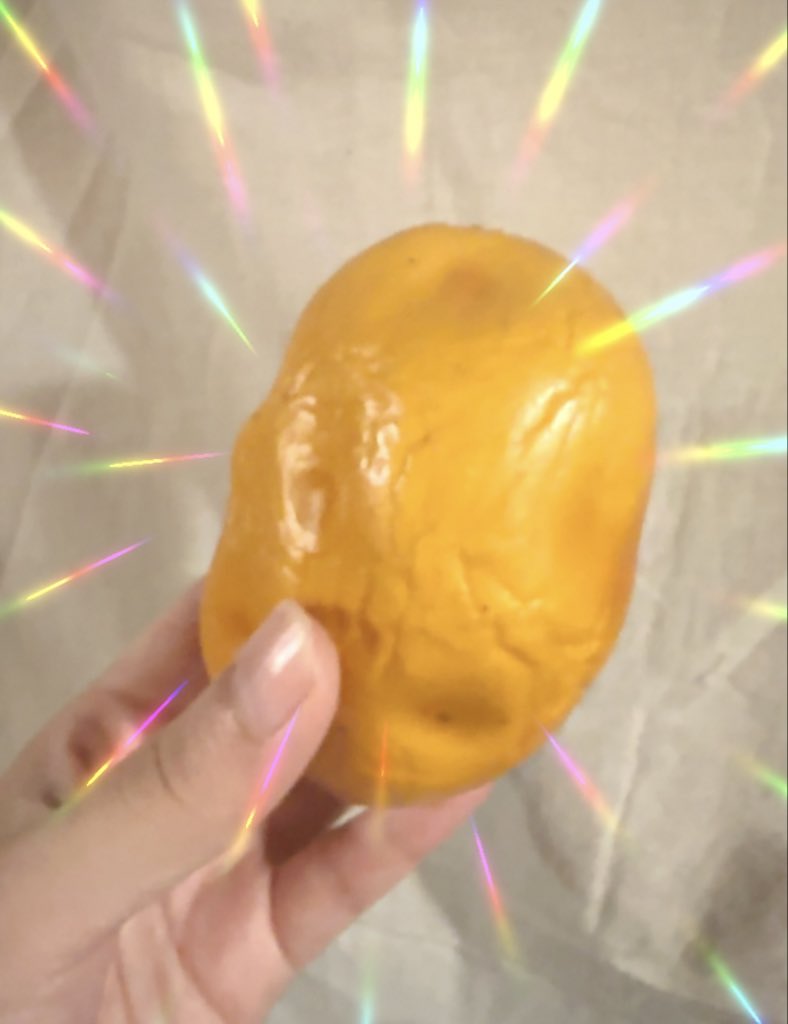usa_yoshimatsu's tweet photo. いも出てきたよ…🥔
バラがよかったよ…🌹

ラストもスンジュン氏と楽しくアドリブさせて頂きました😌(毎回お互い何言うか知らない。笑)
短い時間ですが、
毎度自由にやらせて頂き、
皆さんの笑い声が嬉しかったです☺️

詩紗劇場これにて閉幕！
#愛の不時着
#詩紗劇場
#芋よりスンジュン氏が光っていた https://t.co/gZGjX8TFrf