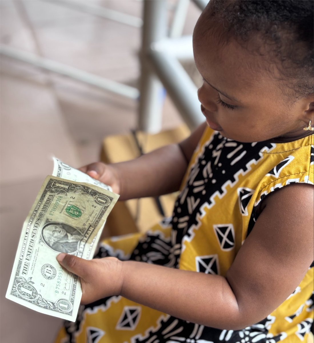 Anthonytyga's tweet photo. Momo Guide oo, see dollars 🤣😀 https://t.co/sKJpoor8JY