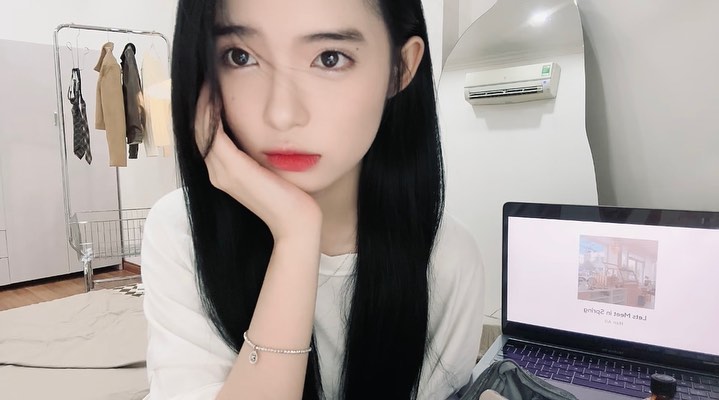 BrandM17's tweet photo. Hello, lovely soul 💫 Always keep in mind that no matter what yesterday was, today is a fresh start. 🌻
RBzsPi https://t.co/TenCPz2CT4