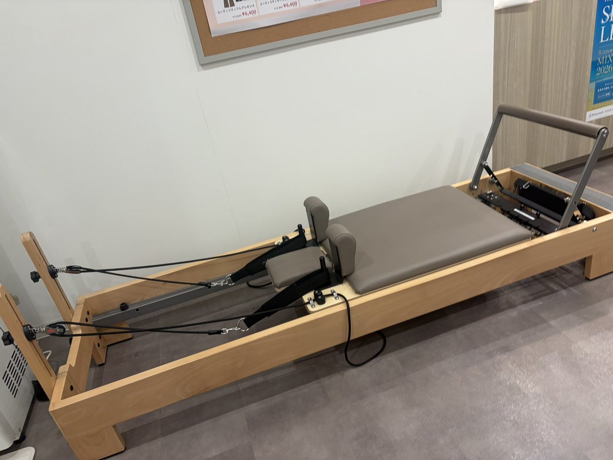 PW_UWP2026's tweet photo. 稽古がない日は自宅でトレーニング..してたんだけど、やっぱそれじゃ続かない!ので他力を借りる決意でピラティスに通うことにしてしまいました。基礎体力つけたかったし、姿勢直すのもちょうどいいしって思ってもう毎日予約いれてしまったので頑張って通いまーす。
(合沢萌)
#UWP #女子プロレス https://t.co/u4RGoZqAqr