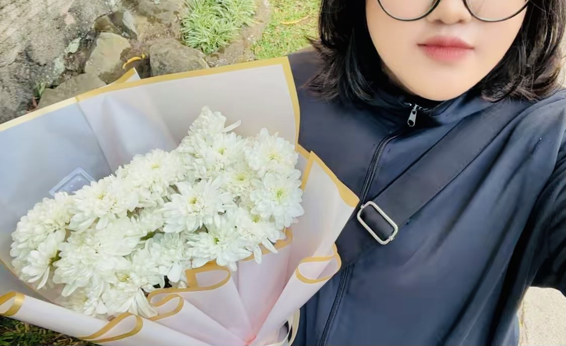 gavarchiive's tweet photo. walaupun telat tapi dia tetep ngirim buket for gf day's.. 
thank you my ex, ily 🤍 https://t.co/QO0cOTo07T