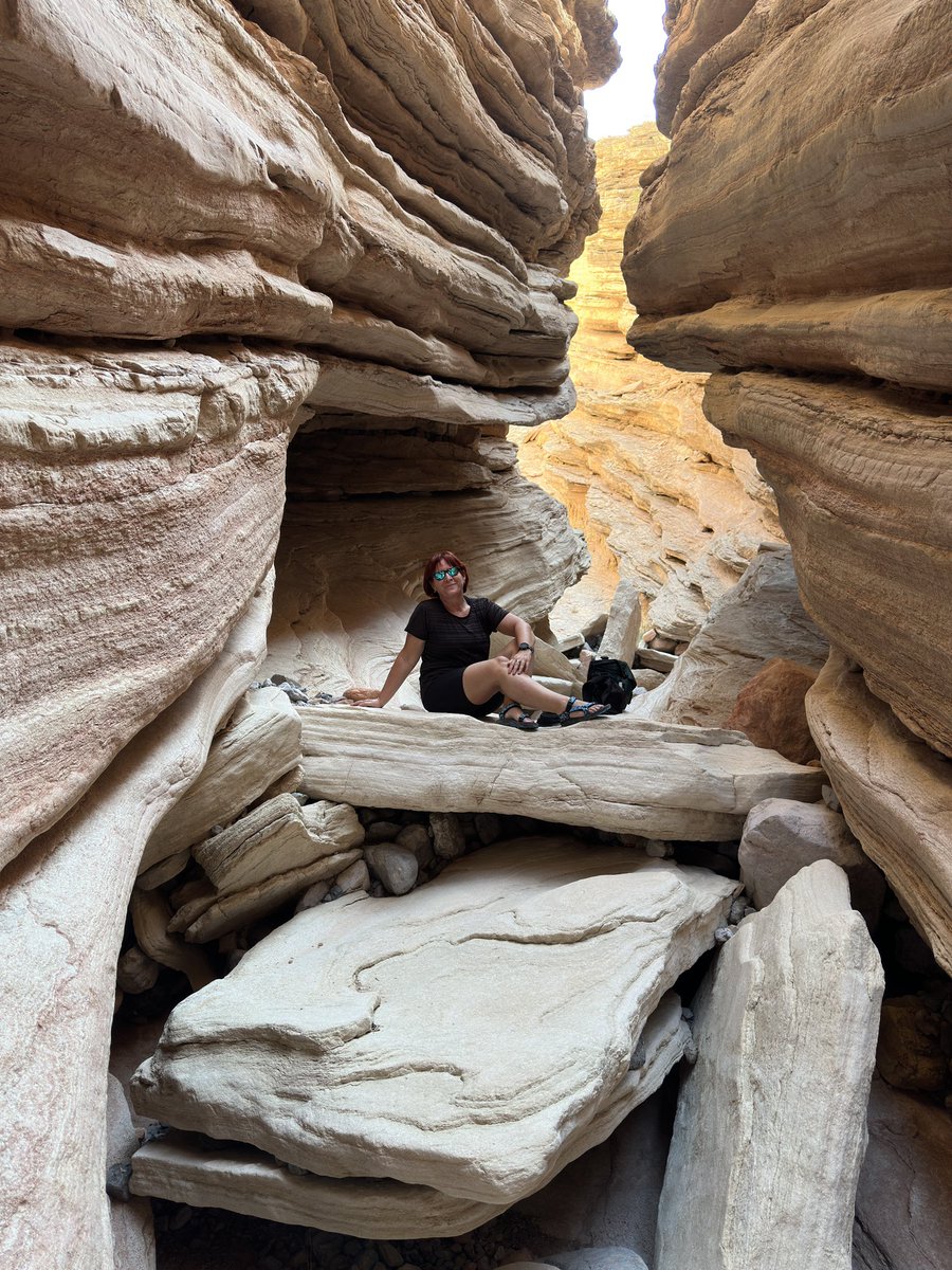 A_Train1983's tweet photo. Good Morning. I wish everyone a fantastic #Sunday. 
Workout is done. Now it's time for cooking. 
Here's a pic of my wonderful wife from last years US road trip. 
#Positivity #Nature #Adventure https://t.co/1QTY1GlHpt