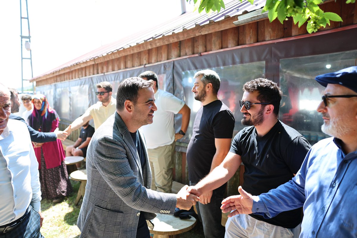 mehmetyasinozlu's tweet photo. Bostanlar Aile Buluşması’nda değerli komşularımla bir araya geldik.

Muhabbetin, dayanışmanın ve kardeşliğin hâkim olduğu bu güzel buluşmada gönül gönüle hasbihal etme fırsatı bulduk. 

Misafirperverlikleri kıymetli komşularıma teşekkür ediyor, 
Rabbimden birlik ve beraberliğimizin daim olmasını temenni ediyorum.