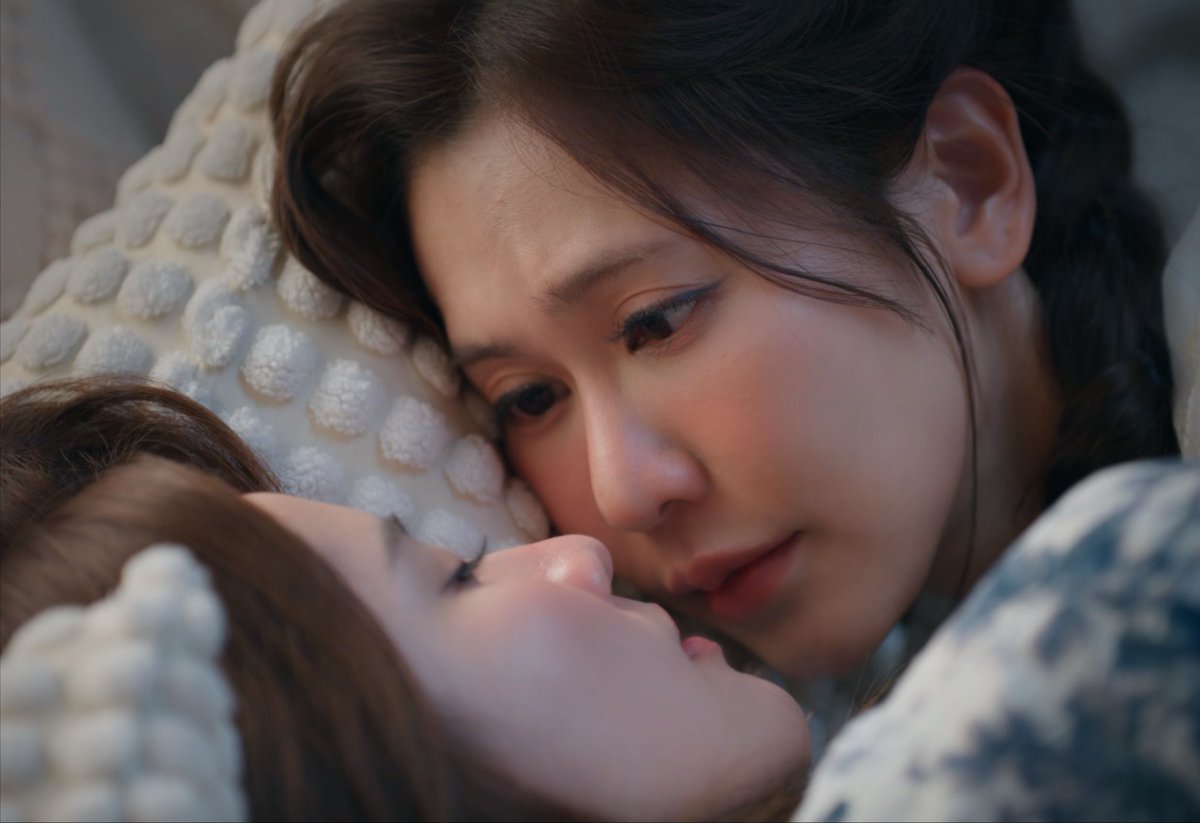 TrendFor_NNN's tweet photo. THE FIRE MELTING HEART
#โซ่รักอัคนีตอนที่4
#น้ำหนึ่งเนย #NamneungNoey  

สาววายด้อมเราเก่งมากนะคะว่าไม่ได้ เจอ uncut ซีนนี้เข้าไป หายไปพร้อมกันทั้งไทม์ไลน์แต่ก็ไม่ลืมที่จะกลับมาเทรนด์ บางคนกลายร่างเป็นลิงลพยังไม่กลับคืนมาเลย 

หนึ่งในนั้นคือเค้าเองจ้ะเตง 😭 ก็คนมันฟินนี่ https://t.co/7yQ6t4g271