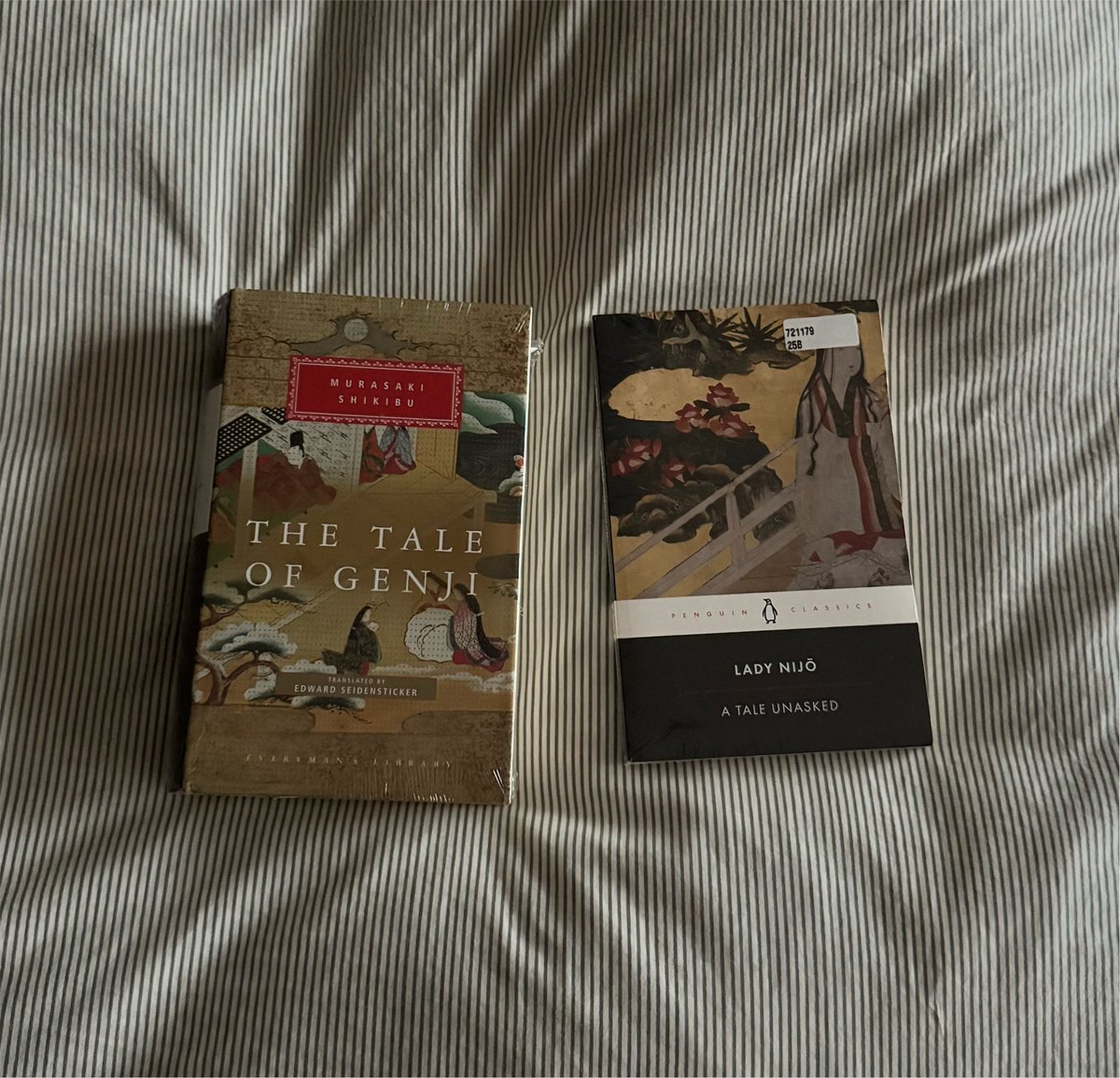 b0bthereader's tweet photo. My Women in Translation Month adventure 😼

Love reading books in tandem and Genji apparently heavily influenced Nijo’s life. Really want to look into Japanese court life through different centuries and perspectives, so this is gonna be so funnnnn https://t.co/EJ6ePRgGkK