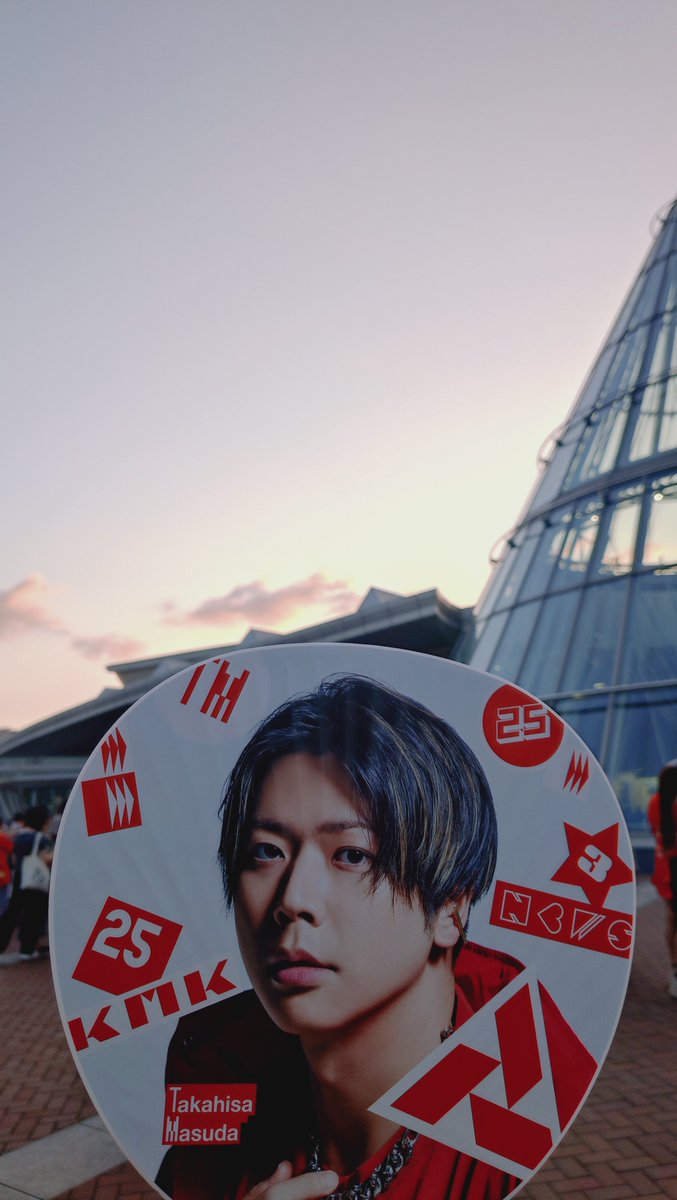 youko012's tweet photo. 札幌終わっちゃった〜😭
どれも楽しい曲ばっかりで好き〜🫰
明日から勤労頑張ります🥹
#NEWS_kmk https://t.co/TTQuQ5GS7n