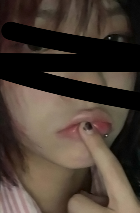 reeeku's tweet photo. whats that smell https://t.co/zZYY79bgEL