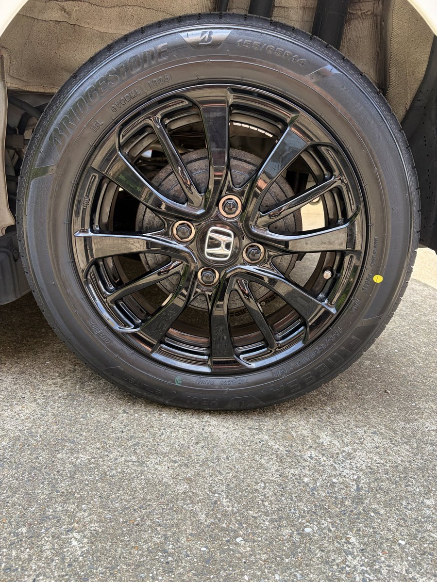 12Strelitzia20's tweet photo. N-BOXカスタムのタイヤをタイヤ館でブリヂストン製エコピア(新車時装着タイヤ)→フィネッサに交換してきました🛞🔧新車時と同一品質のタイヤを装着したくて、BSでは↑の商品でした🛞タイヤ価格が9月から上がるそうでタイミングよかったです👍 #軽自動車タイヤ #タイヤ館 https://t.co/WQ8rgjflXE