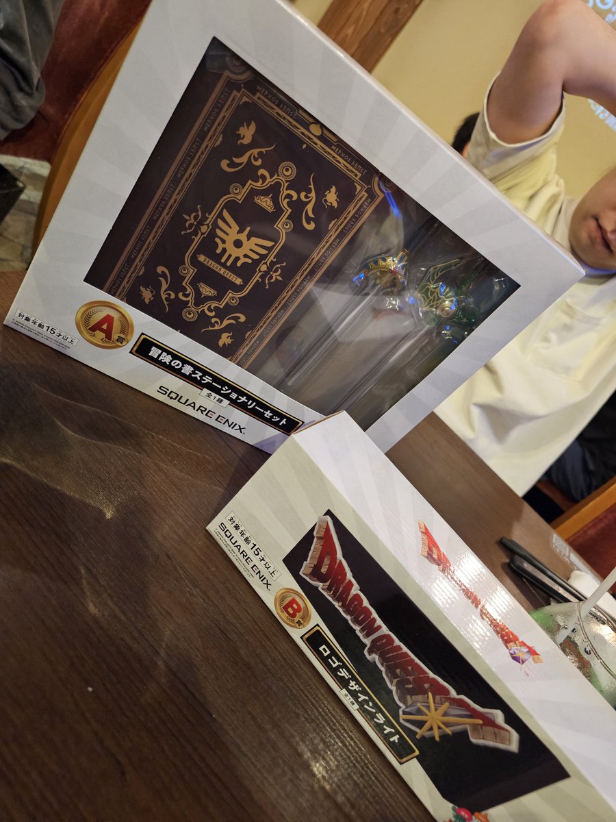 u_dq10's tweet photo. お目当てのFF10、25周年記念ストアいけて良かった～！
ffはSwitch2版のイベントで凄かったや笑笑
ついでにルイーダの酒場も最高すぎた♥️
一番くじをしたらまさかのA賞、B賞当たって運とけました https://t.co/1nvNnpWYgX