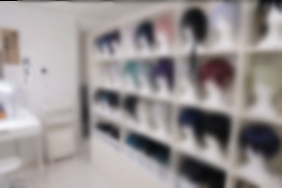 kyamu_cos2's tweet photo. レイヤー四人でシェアハウスするととんでもないことになります。
4人のうち二人がガチ勢なのでウイッグの数がとんでもないことに。 https://t.co/Hb29IMtZnM