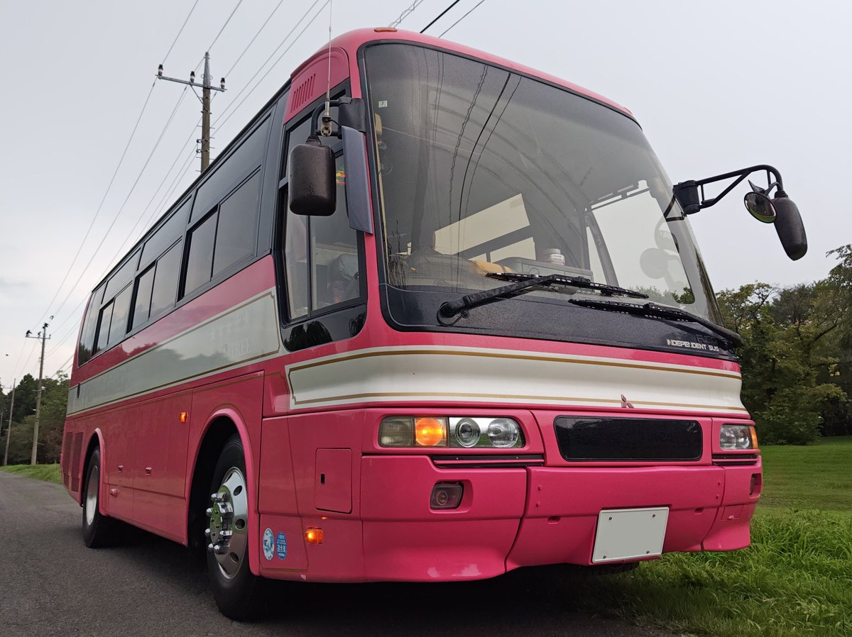 kk_nkr66's tweet photo. エアロバスMMを買いました!
なんと11t未満29人乗りで中型免許で乗れちゃいます https://t.co/EJuePzhfvP