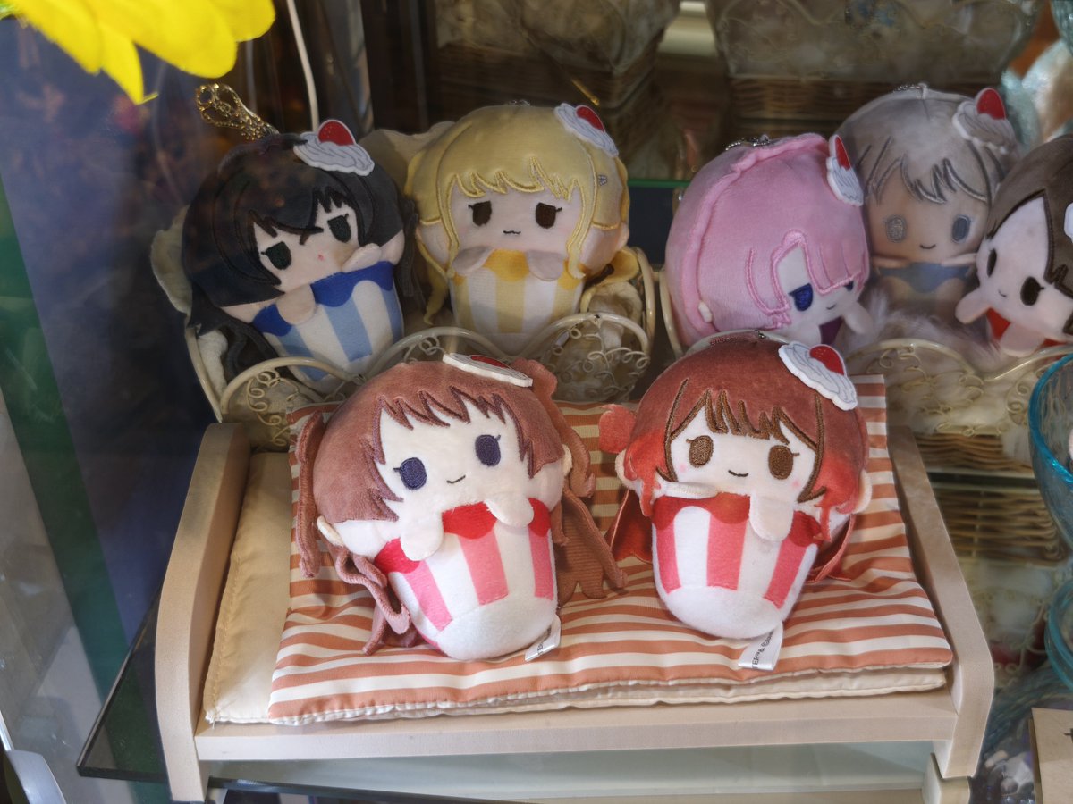 imas_DB's tweet photo. 学園アイドルマスター カップケーキたぴぬい サンプル展示 (コトブキヤ秋葉原) https://t.co/uXNgqhPKzt