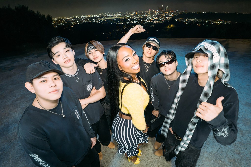 WORLDMUSICAWARD's tweet photo. Japanese Superstar Group #BEFIRST's new collab #BRUCEWAYNE ft. #FloMilli & #ATLJacob, scores a 2nd day atop Japan iTunes and lifts to a new peak at #102 (+9) on Worldwide iTunes! It's the lead single off their 1st global EP, 'WATCH ME', out Sept. 18! 💪🥷🥷🥷🥷🥷🥷💃🏿🥷1⃣🇯🇵🎵✖️🥈🕛➕🆕📈1⃣0⃣2⃣🌎🎵➕🥇🌎💿💥9⃣/1⃣8⃣👑❤️‍🔥

STREAM: https://t.co/XzEvNzuZwB
WATCH 📽️  https://t.co/saR8wzkoHk 
PRE-ORDER 💿 https://t.co/XJvL19w6p4

@BEFIRSTofficial @_FloMilli @atljacobbeatz
#BF_BRUCEWAYNE