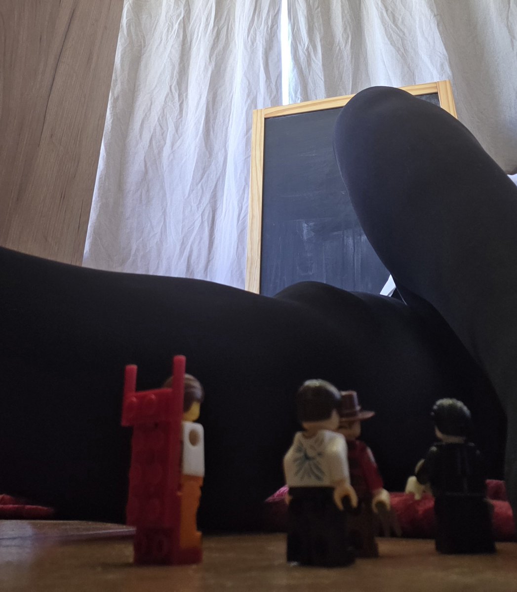 Hazelblake_'s tweet photo. Something is coming 😏 want to see more? Go here and unlock the hole bundle 😈 ➡️https://t.co/qI0GTE28pS #giantess #teacher https://t.co/05CA1UIAKL