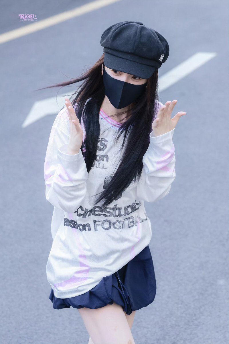 oftennonplussed's tweet photo. [2026.08.02]

Day 30 of Hengdian catwalk

#YuShuxin #虞书欣 #EstherYu

cr: Licht &amp; Rigel🧣

#NianXiangSi #LovelnTheShell #ChangShengGu https://t.co/okpdqZThbb
