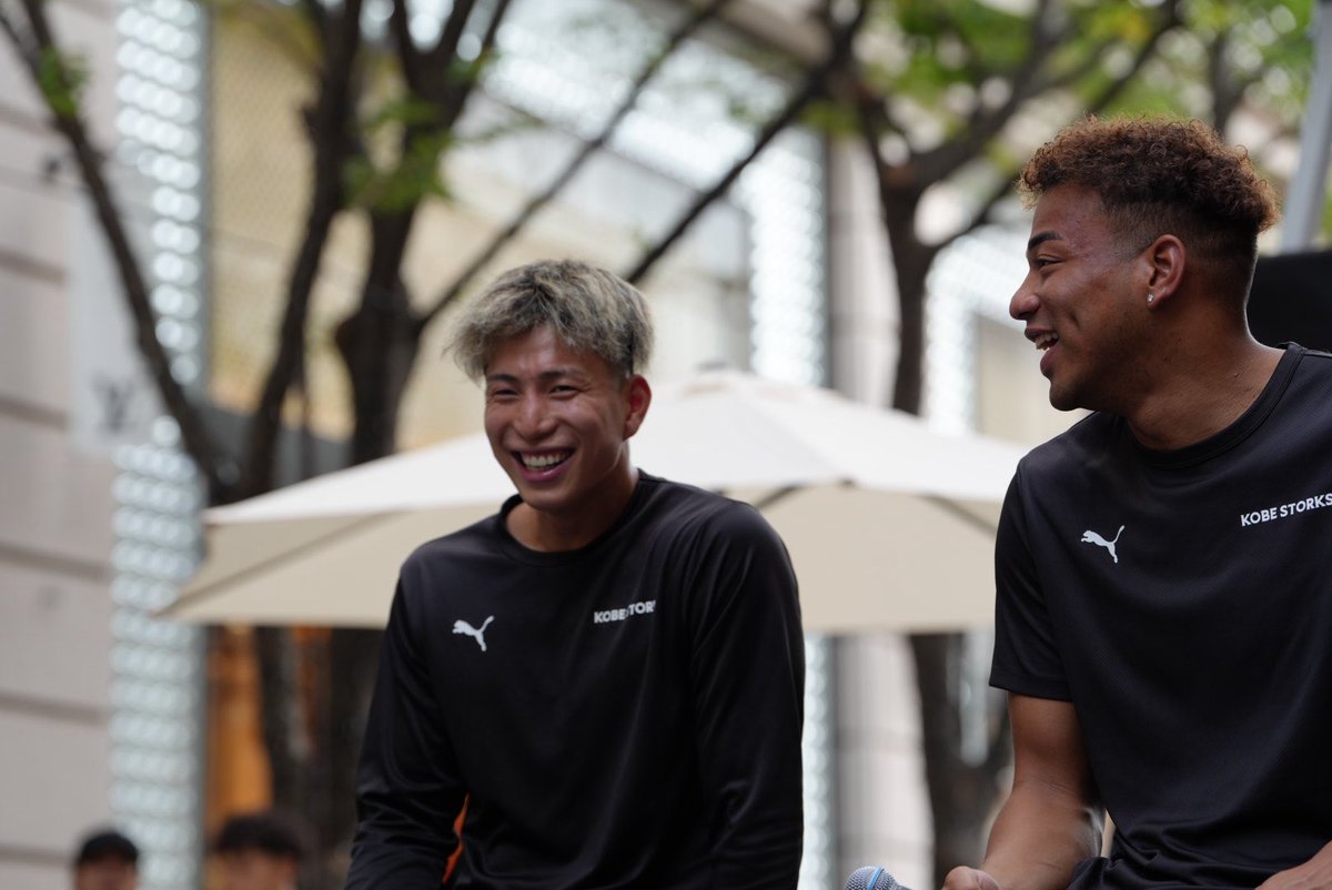 STORKS_OFFICIAL's tweet photo. ◤STORKS MOMENTS◢
「THE GATHERING ～ BLACK SAMURAI KOBE CAMP 前夜祭 ～ in 旧居留地」にて、

🎤 #3 小川麻斗 選手 
🎤 #8 八村阿蓮 選手
 🎤 #12 木村圭吾 選手
 
がトークセッションに参加しました🏀✨
会場へお越しいただいた皆さま、ありがとうございました！

#神戸ストークス
#STORKSPRIDE
#BLACKSAMURAI

 https://t.co/2Oq1Ji4CHK