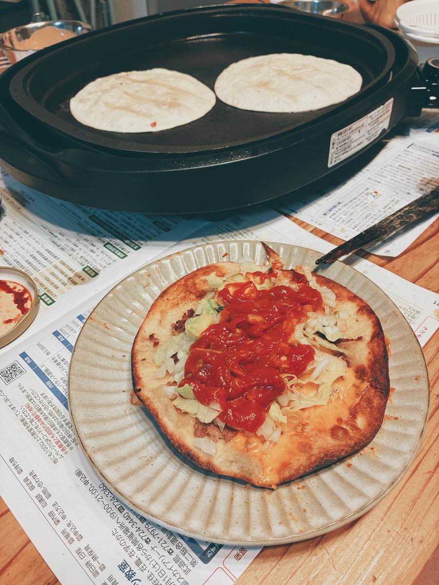Kiyoko0_03's tweet photo. チョネTの影響でTACOS食べたなって家でパーティ🌮
でもトルティーヤの方
#DANPA https://t.co/MDJtKLZw3j