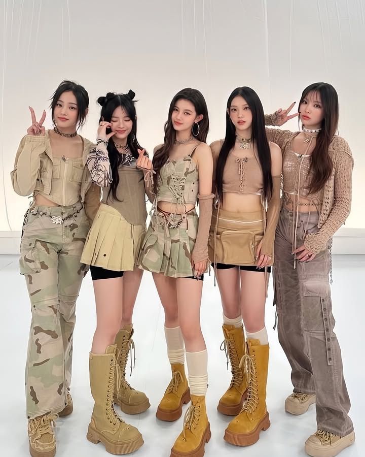 keuhaha143099's tweet photo. 뉴진스 데뷔시 7:22

시원한 저녁보내 애들아
💙🩷💛💚💜
#FREENEWJEANS
#NEWJEANS_IS_FIVE https://t.co/m3aCTxe26N