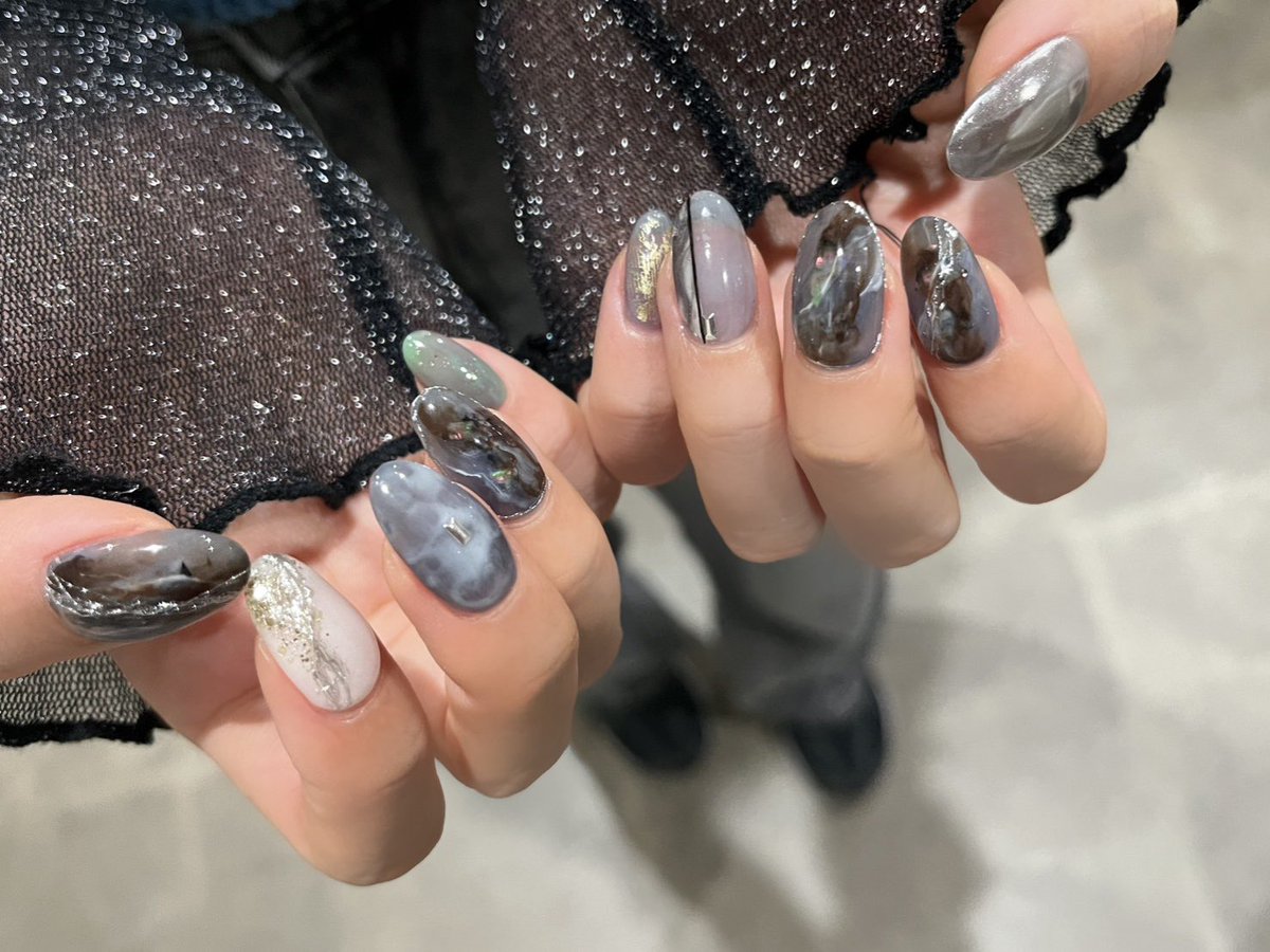 inmpnf's tweet photo. モチーフニュアンスネイル
こだわりポイント カラーリング 親指ジャリン・小指グローグー 隣同士で並べるような配置にした、、、（𝐂𝐥𝐚𝐧 𝐨𝐟 𝐓𝐰𝐨.） https://t.co/HebdmNUsvj