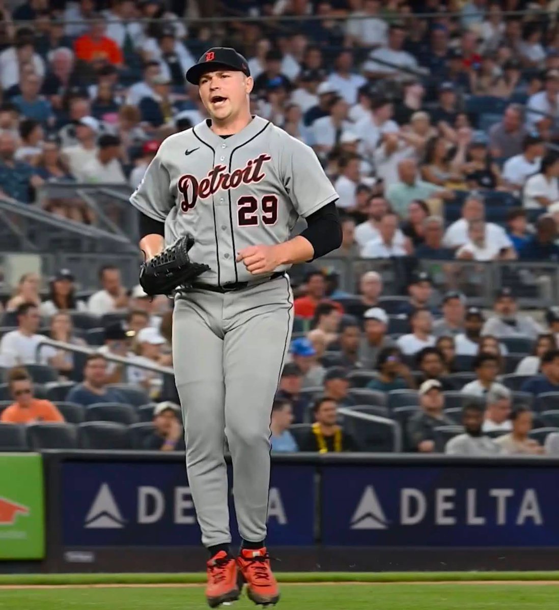 BradGalli's tweet photo. TRADE: The Tigers are trading Tarik Skubal to the Dodgers. 

Detroit’s return is outfielder Zyhir Hope, right-handed pitcher River Ryan, and right-handed pitcher Brady Smith, reports @JeffPassan. https://t.co/gYcVKZSWMk