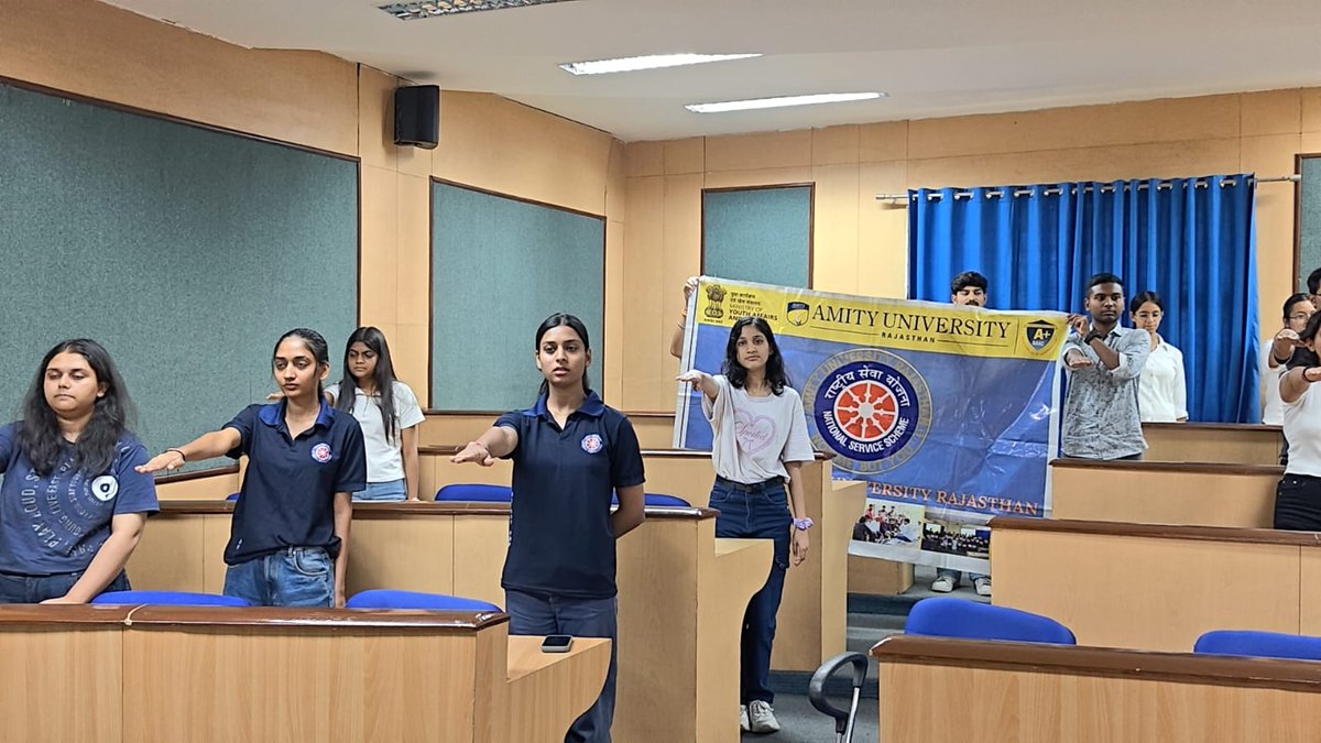 AmityNss's tweet photo. The NSS Cell, Amity University Rajasthan participated in the #NashaMuktYuvaForViksitBharat Sankalp Abhiyan launched by Hon'ble PM Shri Narendra Modi and volunteers pledged to make India drug-free. https://t.co/rcT62E1KwG