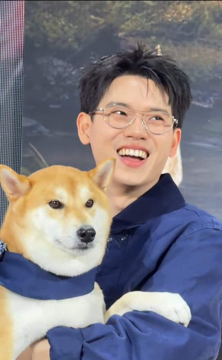 TweetvthMe's tweet photo. aow soo cute 🥺🫳🏻 #VIFxYWZSPetexpo https://t.co/FCcDWXRYL4