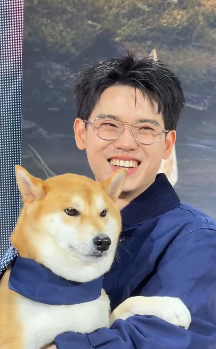 TweetvthMe's tweet photo. aow soo cute 🥺🫳🏻 #VIFxYWZSPetexpo https://t.co/FCcDWXRYL4