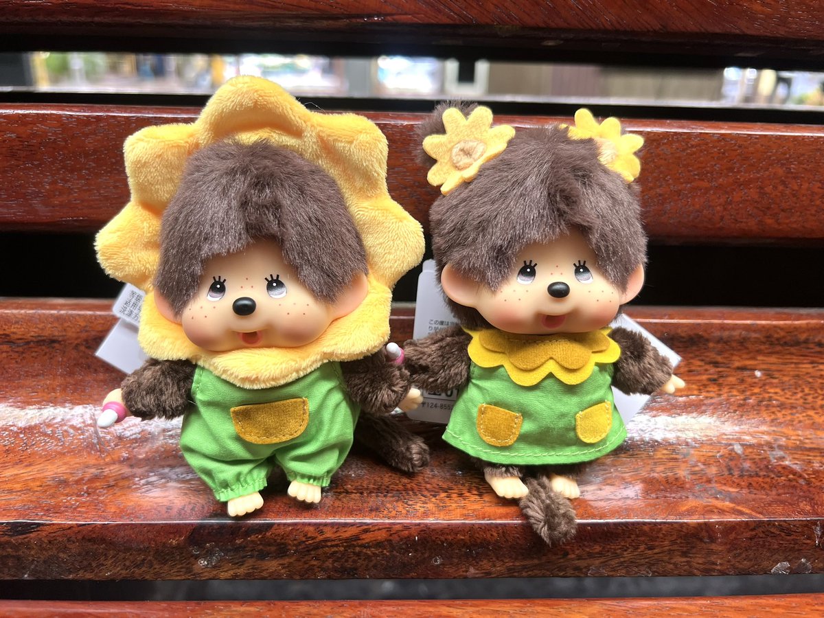 Gumbycat3's tweet photo. ของเล่นให้โฟ้ดโฟ้ดวันนี้ น้องมอนชิชิ Collection Sun Flower
โฟ้ด : ชี้ตัวเด็กผู้ชาย เหมือนลูกคุณหนูเหมือนกันเนอะ แล้วผมเหมือนตัวไหนอ่ะ
เรา : เด็กผู้ชายมั้ยอ่ะ หรือหนูอยากเป็นเด็กผู้หญิง
โฟ้ด : งั้นผมเอาตัวเด็กผู้ชายนะ ส่วนตัวเด็กผู้หญิงผมขอให้ลูกคุณหนูได้มั้ย เค้าจะได้ดีใจ

พ่อโฟ้ดโฟ้ดใจดี แบ่งของเล่นให้ลูกด้วย 🥹

#GarnierKGlowxFourth1DayTrip
#Fourthnattawat