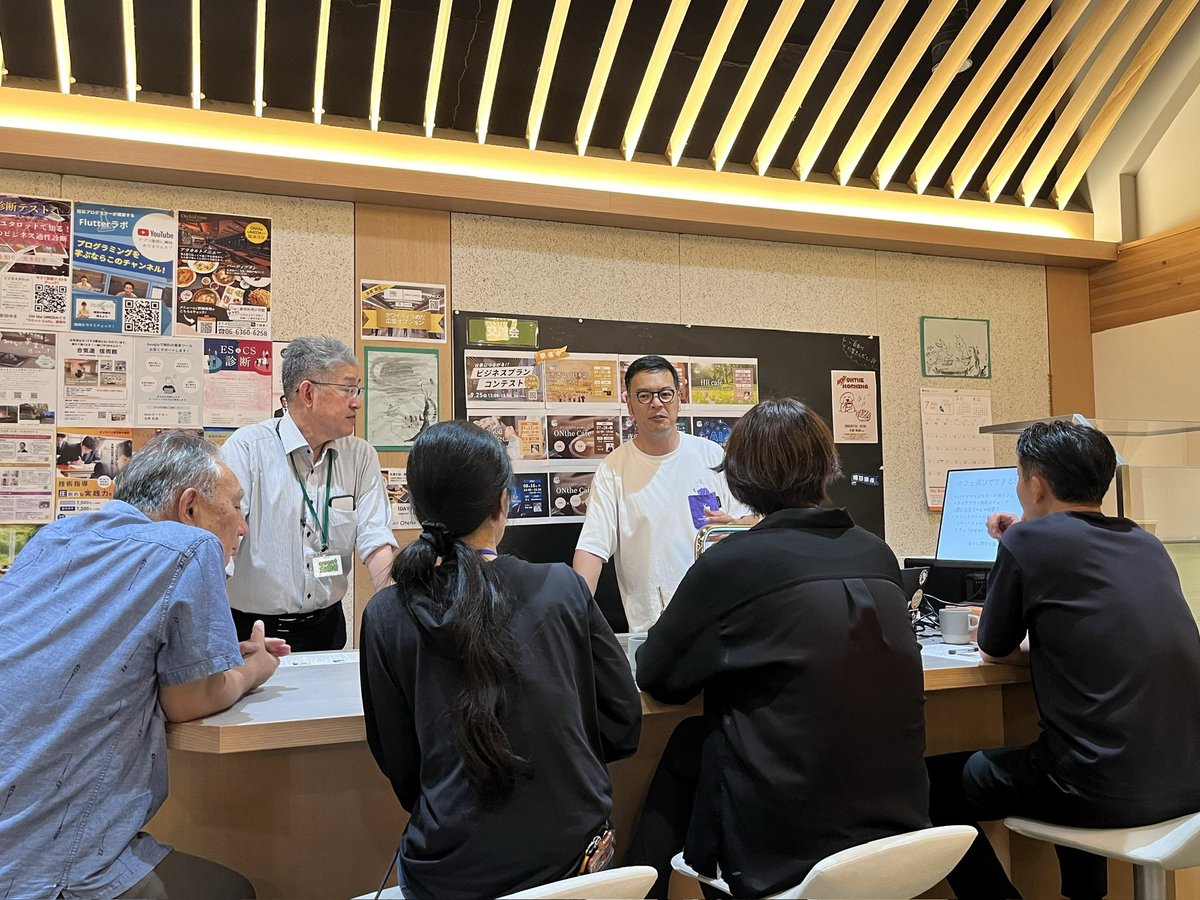onthe_umeda's tweet photo. やさしい日本語×SDGs
船見さんの金馬さん、お馴染みのお二人🫰
今回は地球温暖化防止の観点から金馬さんが取り組まれている「カフェ事業」「世界との繋がり」をお話しいただきました🌱
ありがとうございます！ https://t.co/JZyAackfC3