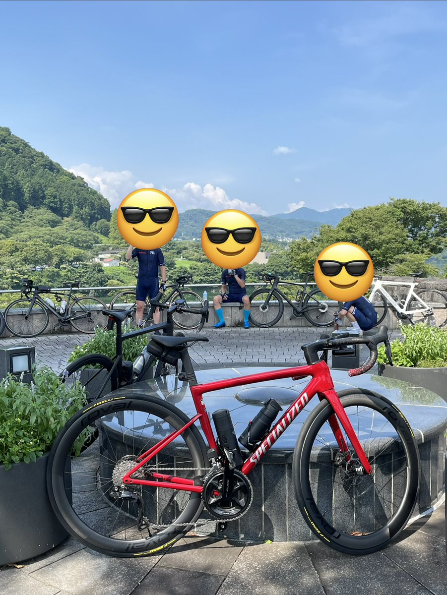 GNNando115's tweet photo. 今日の朝練で城山湖登ってから津久井湖へ。
登る時に先頭走る事に立候補したら後ろの人を引いていつものペースよりかなりゆっくり登る事に。
午後の荒れようが嘘なくらい晴れたクソ暑い日だったけどメグジェラートのソフトクリームで癒されたそんな朝。 https://t.co/5ql5lyF8m3
