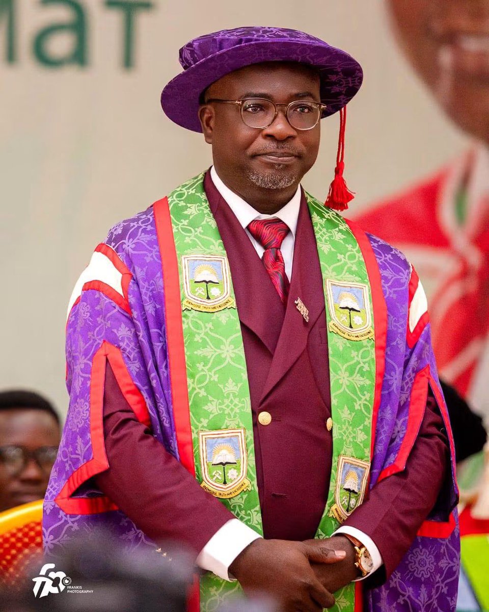 Thevokofficial's tweet photo. 📍📍JUST IN📍📍

Professor Bernard Kumi-Boateng assumed office as the 4th Vice Chancellor of UMaT.

Stay tuned✅ | #VOKLive https://t.co/fkX9ybpxLV