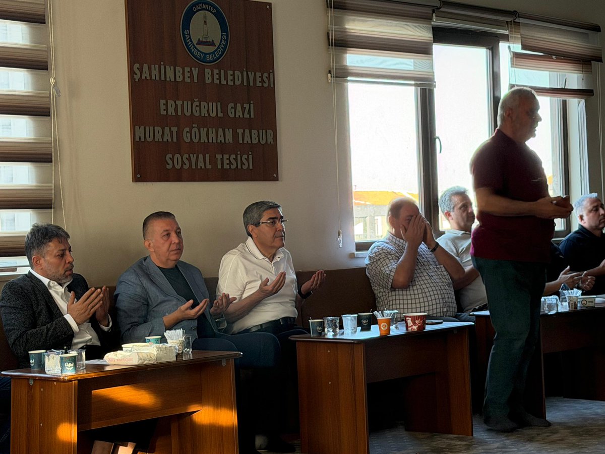 EyupOzkececi's tweet photo. Önceki dönem AK Parti Gaziantep İl Yönetim Kurulu Üyemiz Sayın İmam Çelik’e, ebediyete irtihal eden kıymetli torunu İmam Kerem Çelik için taziye ziyaretinde bulunduk.

Cenab-ı Allah’tan merhuma gani gani rahmet, kederli ailesine ve tüm sevenlerine sabırlar diliyorum.

@ErtugrulTEYMUR 
@OMarakoglu 
@mus_kilic27 
@av_mustafaizol 
@huseyingungor27 
@sedatonder27 
@AKPartiG_Antep
