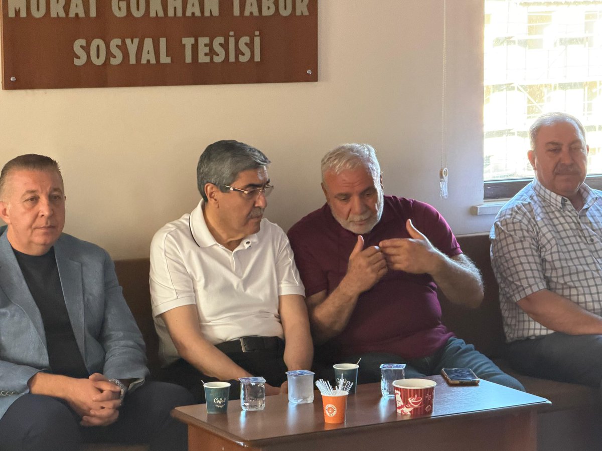 EyupOzkececi's tweet photo. Önceki dönem AK Parti Gaziantep İl Yönetim Kurulu Üyemiz Sayın İmam Çelik’e, ebediyete irtihal eden kıymetli torunu İmam Kerem Çelik için taziye ziyaretinde bulunduk.

Cenab-ı Allah’tan merhuma gani gani rahmet, kederli ailesine ve tüm sevenlerine sabırlar diliyorum.

@ErtugrulTEYMUR 
@OMarakoglu 
@mus_kilic27 
@av_mustafaizol 
@huseyingungor27 
@sedatonder27 
@AKPartiG_Antep