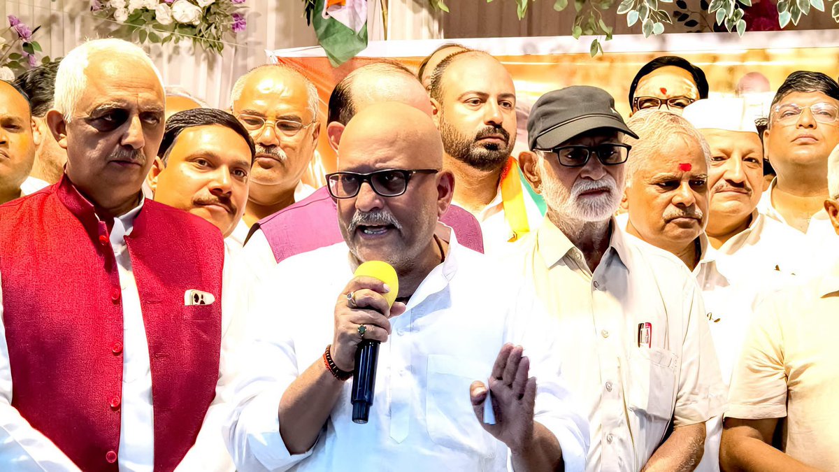 AkhileshPSingh's tweet photo. आगामी 8 अगस्त को जननायक श्री Rahul Gandhi जी प्रयागराज की धरती पर #Chhatron Ki Goonj से युवाओं, छात्रों और अभ्यर्थियों की आवाज़ को बुलंद करने आ रहे हैं।
इस कार्यक्रम को सफल बनाने के लिये प्रदेश प्रभारी श्री राजेन्द्र पाल गौतम अध्यक्ष अजय राय सांसद उज्वल रमन मैंने खुद भाग लिया । https://t.co/D07CA3fhHL