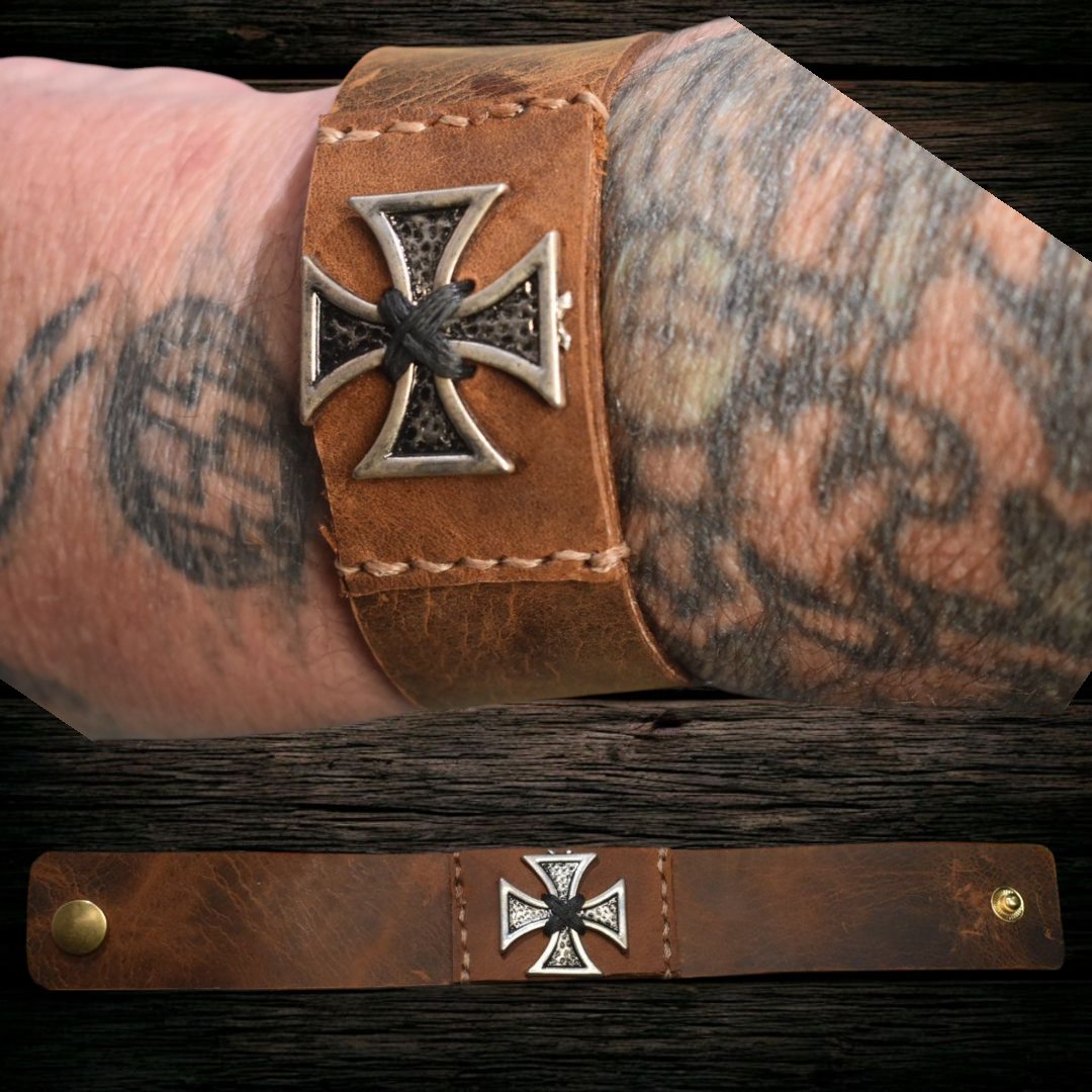 reverend_px's tweet photo. New prototype wristband https://t.co/Mn5uAhk4ai