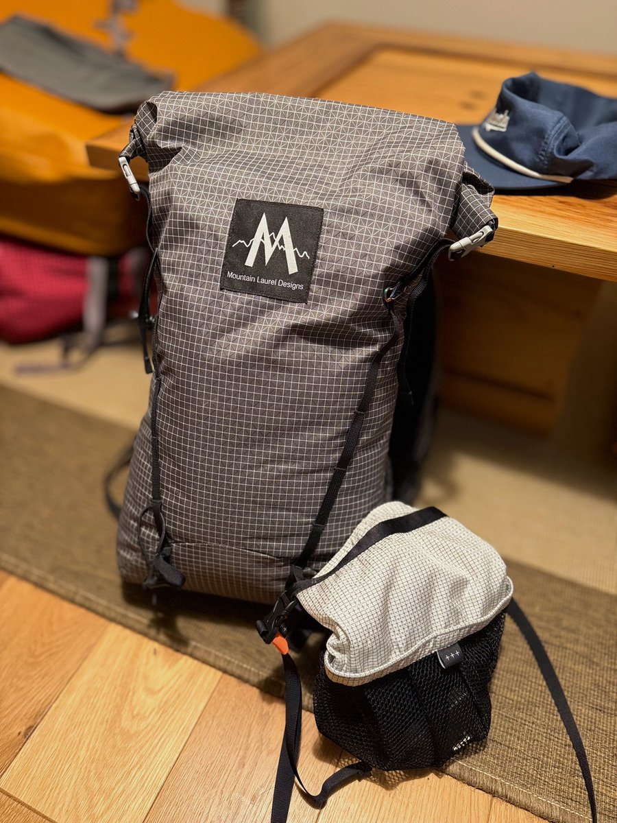 strayhiker's tweet photo. 山を歩くつもりが見事に寝坊した。そしてカロリーを消費しないまま、気の向くままにロースカツ。 https://t.co/kChBuEX30m