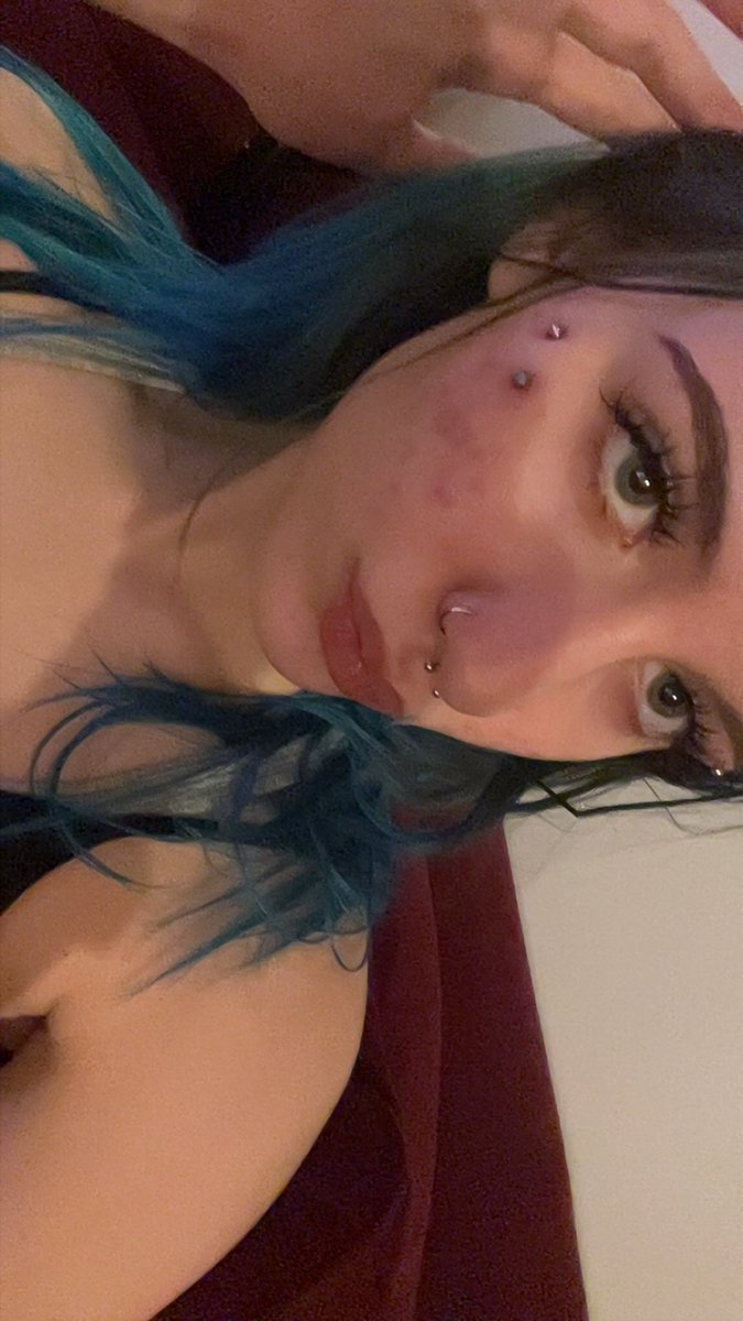 skramiak__'s tweet photo. yall i got my anti eyebrow and septum today !!! https://t.co/6nsh25cS2m