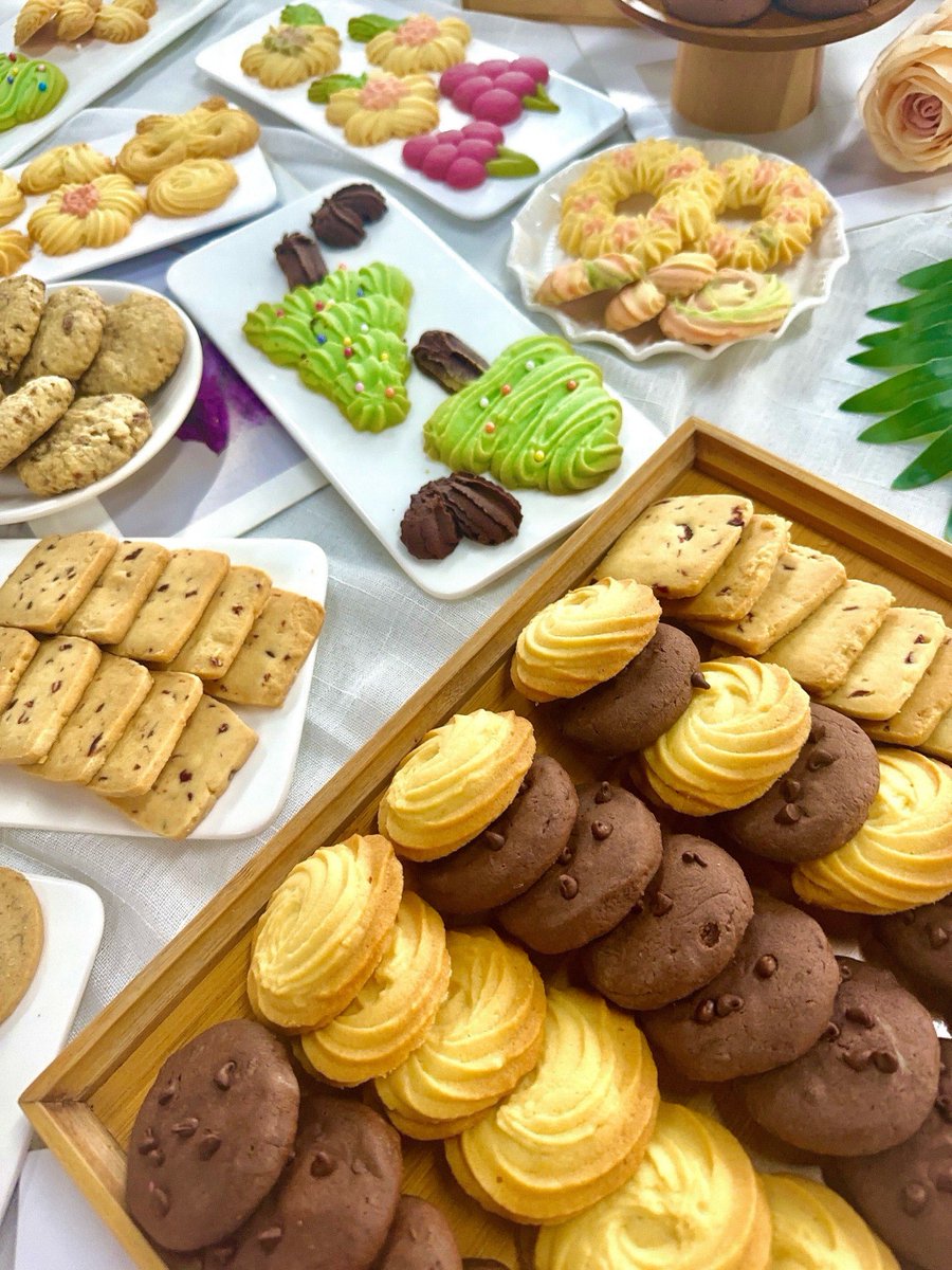 HarryScalice's tweet photo. [Little moments make big memories  Baking chocolate chip cookies with my kid = full of laughter + sticky fingers! Who else has weekend baking plans]， https://t.co/p28dQDMByO