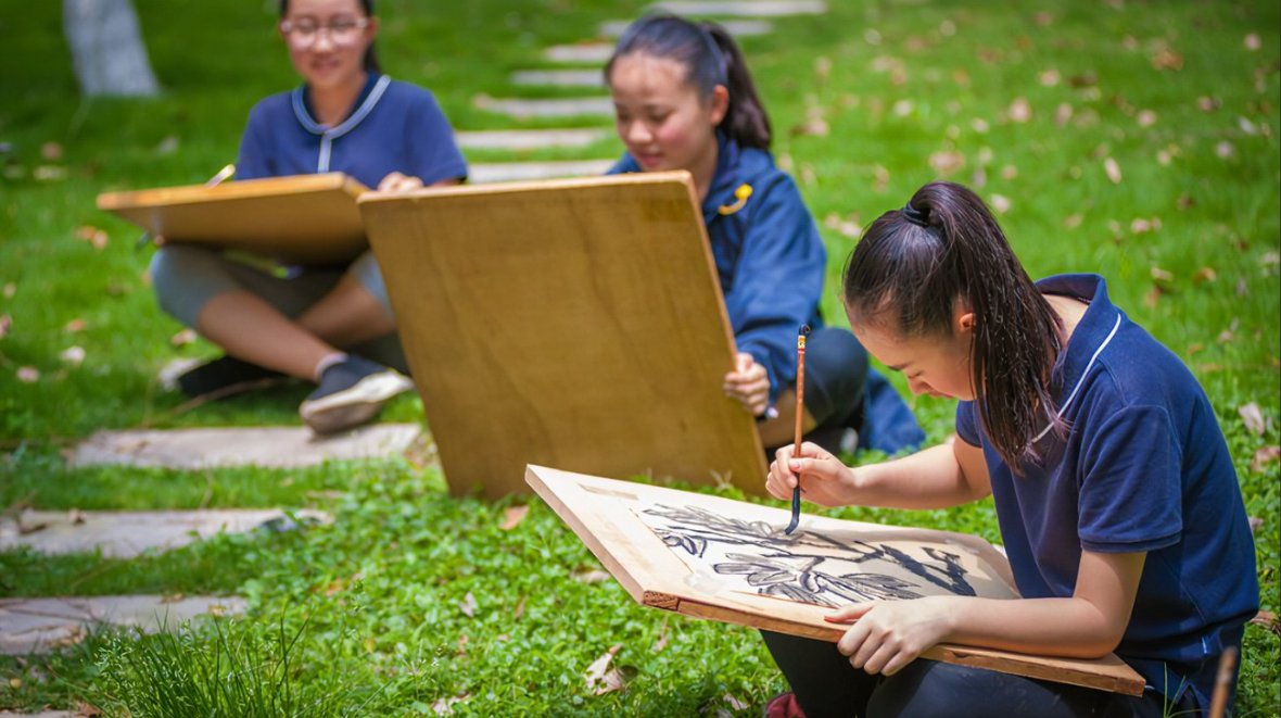 ArthurKirmer's tweet photo. Our campus Art Club is holding an open painting workshop this Saturday! Bring your favorite supplies, meet fellow art lovers, and create together from 2 PM to 5 PM at the Student Activity Center. Free for all members and new joiners~ https://t.co/ScfAwBx8G5